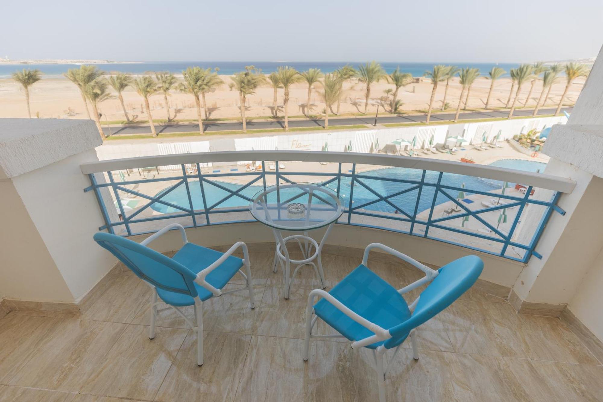 Deluxe con Vista Piscina o Vista Mare Laterale